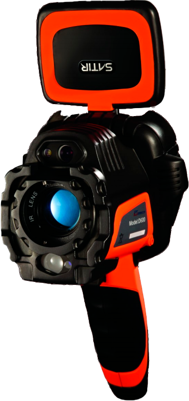 Cámara infrarroja automotriz SATIR NV628 compacta, diseñada para conducción nocturna segura y detección de peatones en condiciones de baja visibilidad.<br />
